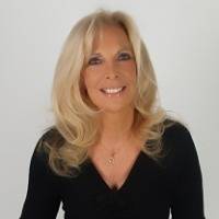 Cheryl Hanna Photo